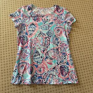 VGUC Lilly Pulitzer Tshirt in a Shell Print